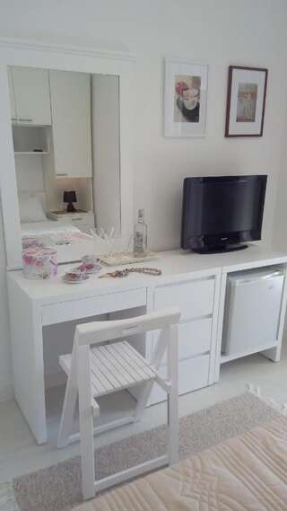 Апартаменты Apartments & Rooms Marina Херцег-Нови Двухместный номер с 1 кроватью и балконом, вид на море-5