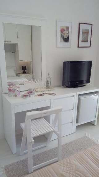 Апартаменты Apartments & Rooms Marina Херцег-Нови Двухместный номер с 1 кроватью и балконом, вид на море-14